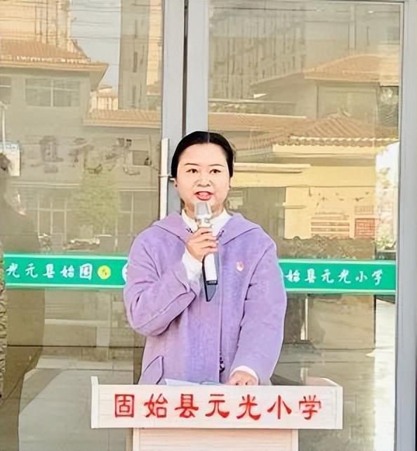 小柳树和小枣树评课-李王双师齐发，教学新潮引学生热情