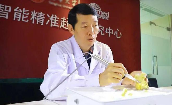 深圳做包皮手术_给绒兔做手术_做眼袋手术最小多大可以做