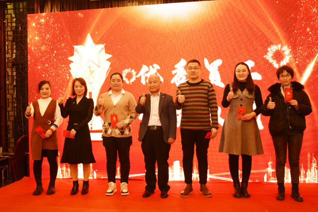 年会节目创意游戏乒乓球视频_年会节目创意游戏_年会节目创意游戏比赛
