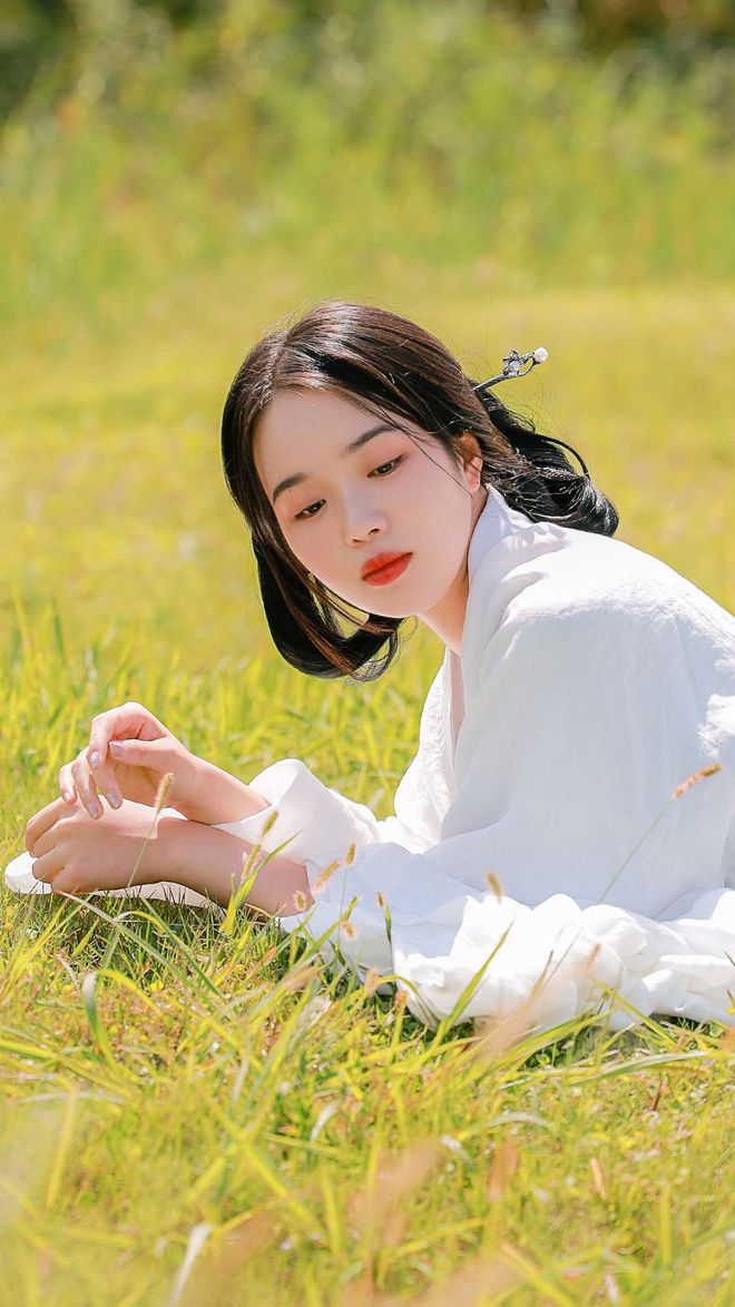 亚洲美女图片视频-探寻亚洲美女：多元魅力与文化趣味的网络追寻