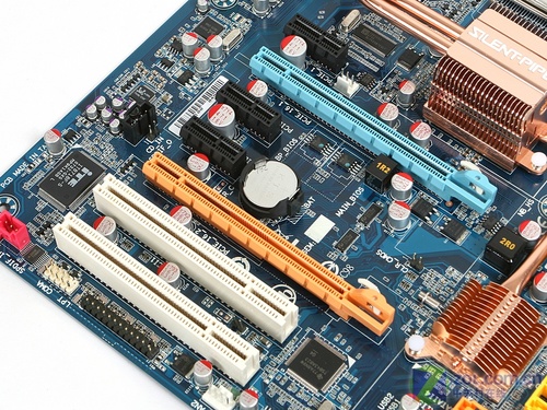 技嘉 ga 880gm d2h_技嘉主板u盘启动按f几_技嘉主板