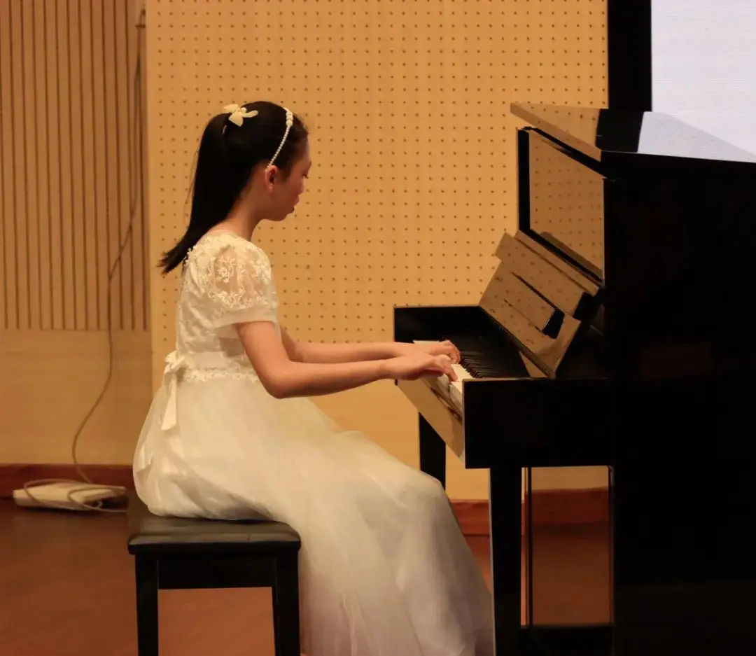 中班音乐游乐园_幼儿园中班音乐游戏活动教案_中班音乐欣赏游乐场