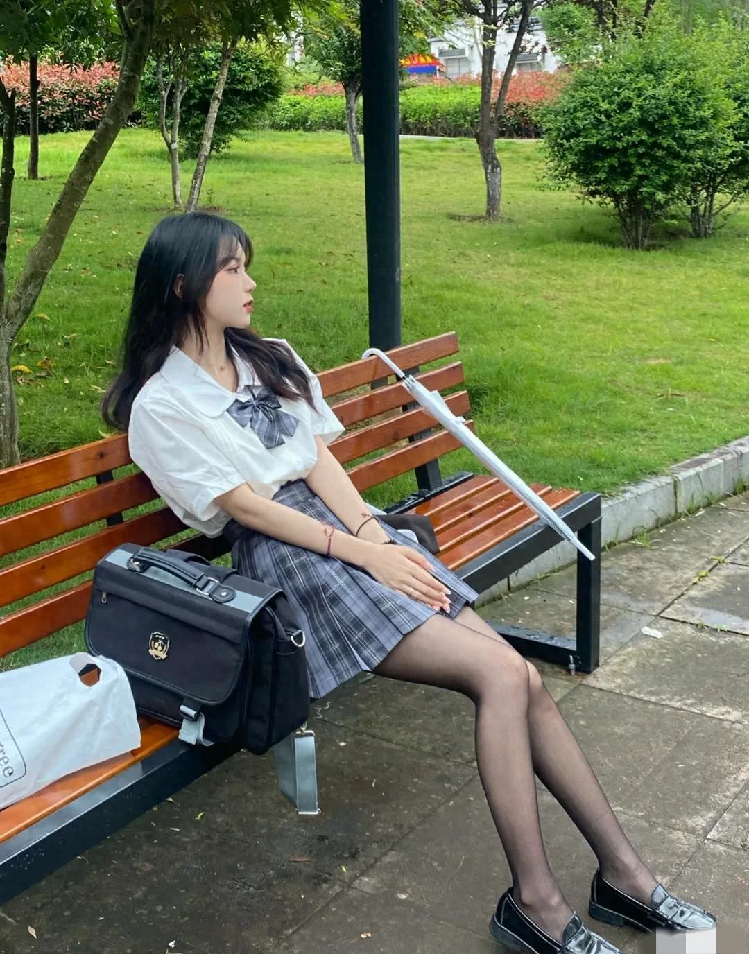 rt是女人的哪个部位-女性魅力的重要标志：丰满圆润的臀部展现